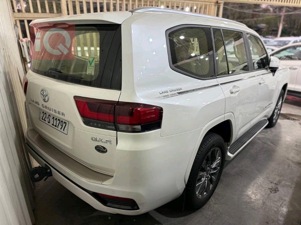 Toyota Land Cruiser